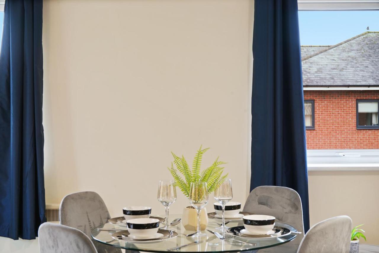 Peaceful 2Br Flat With Historic Bottle Kilns View & Free Parking Located Near City Centre Stoke-on-Trent المظهر الخارجي الصورة