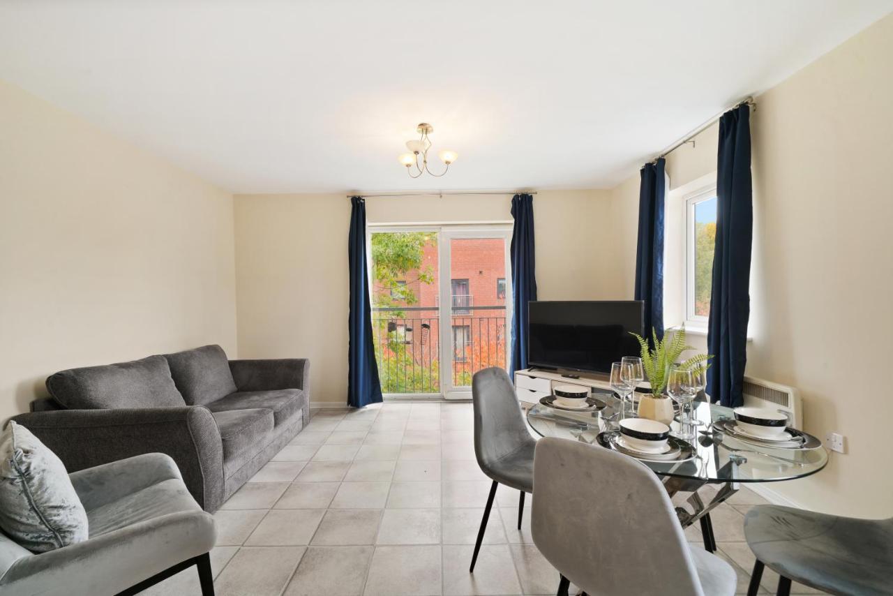 Peaceful 2Br Flat With Historic Bottle Kilns View & Free Parking Located Near City Centre Stoke-on-Trent المظهر الخارجي الصورة