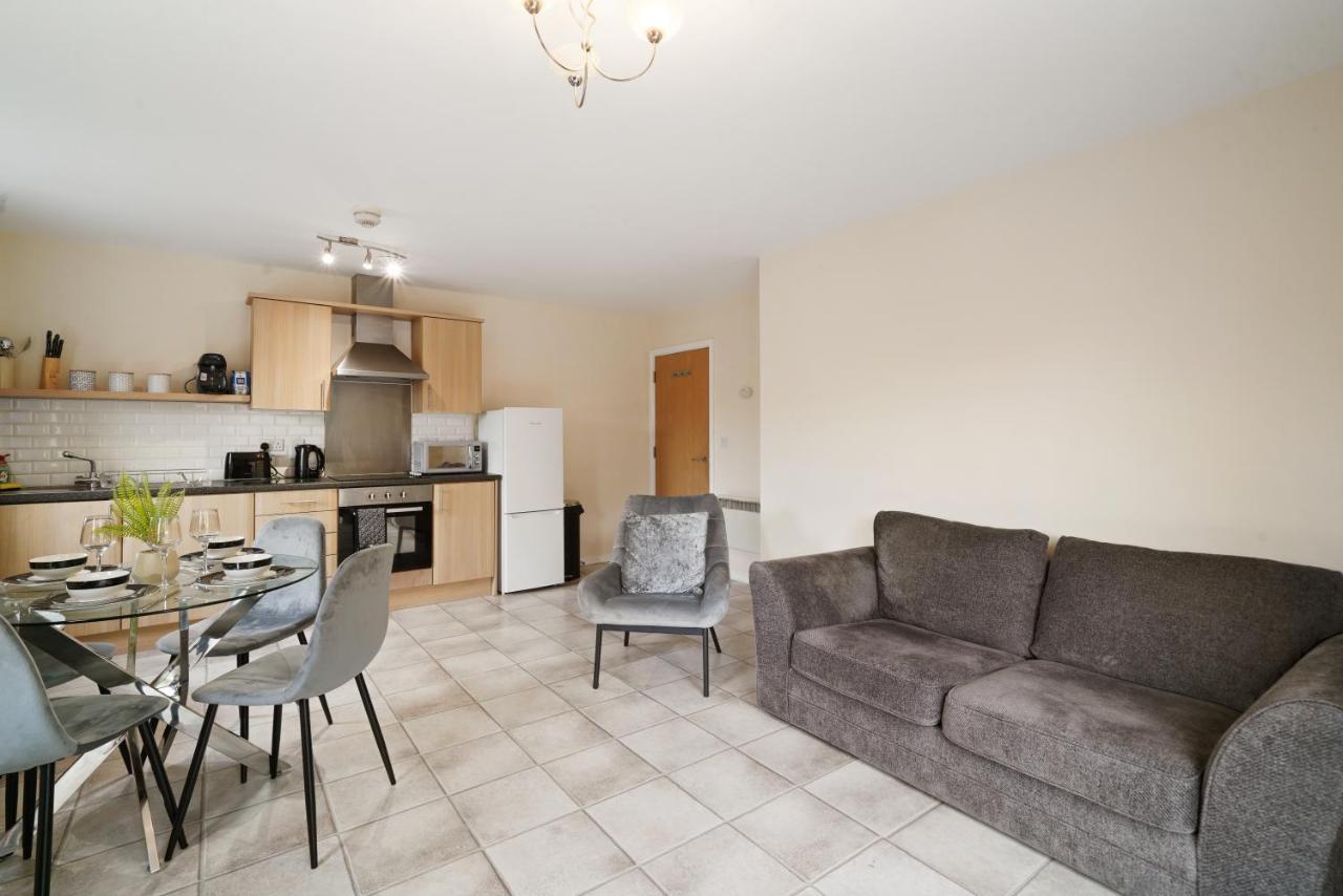 Peaceful 2Br Flat With Historic Bottle Kilns View & Free Parking Located Near City Centre Stoke-on-Trent المظهر الخارجي الصورة