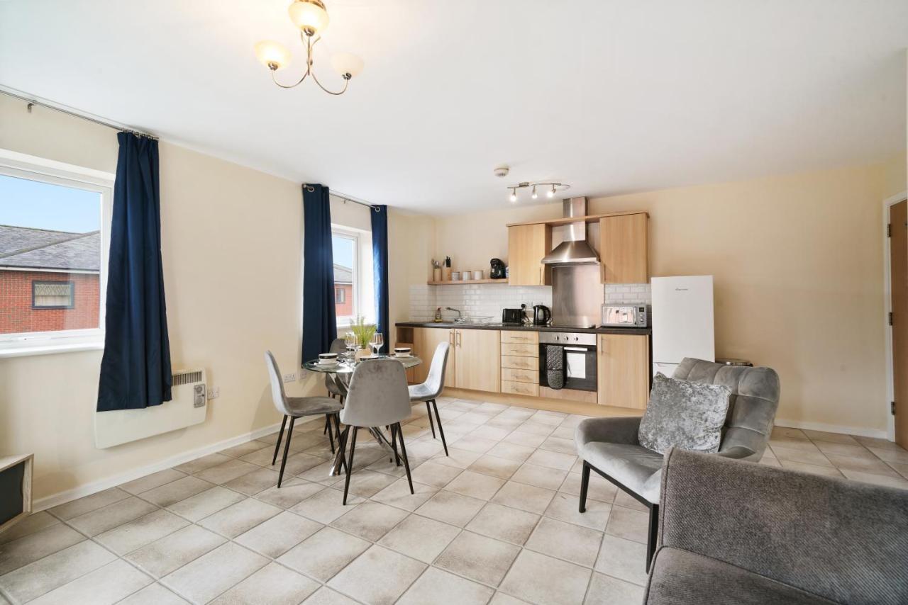 Peaceful 2Br Flat With Historic Bottle Kilns View & Free Parking Located Near City Centre Stoke-on-Trent المظهر الخارجي الصورة