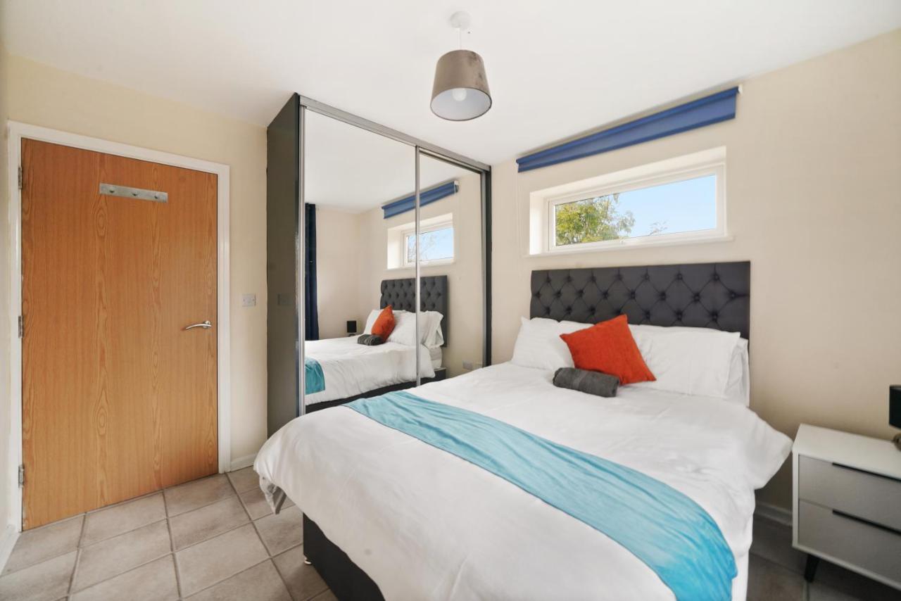 Peaceful 2Br Flat With Historic Bottle Kilns View & Free Parking Located Near City Centre Stoke-on-Trent المظهر الخارجي الصورة