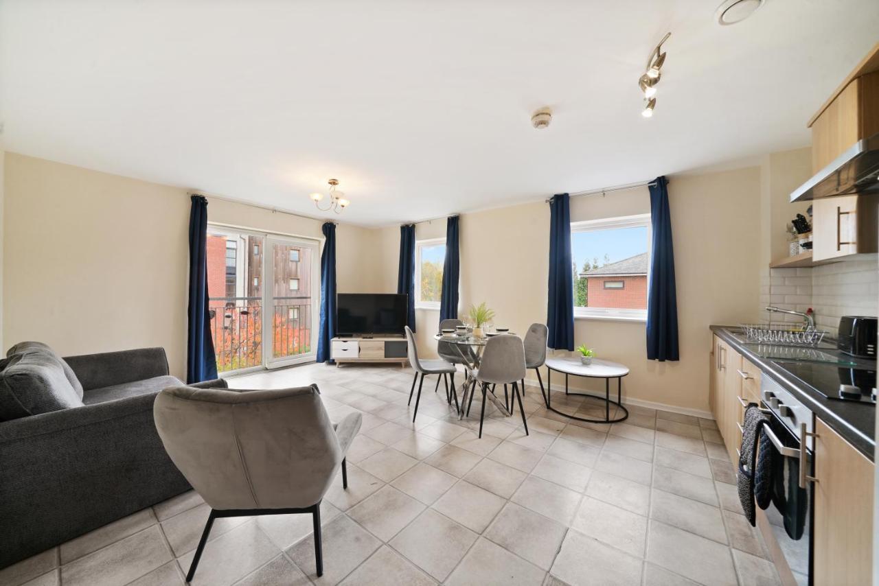 Peaceful 2Br Flat With Historic Bottle Kilns View & Free Parking Located Near City Centre Stoke-on-Trent المظهر الخارجي الصورة