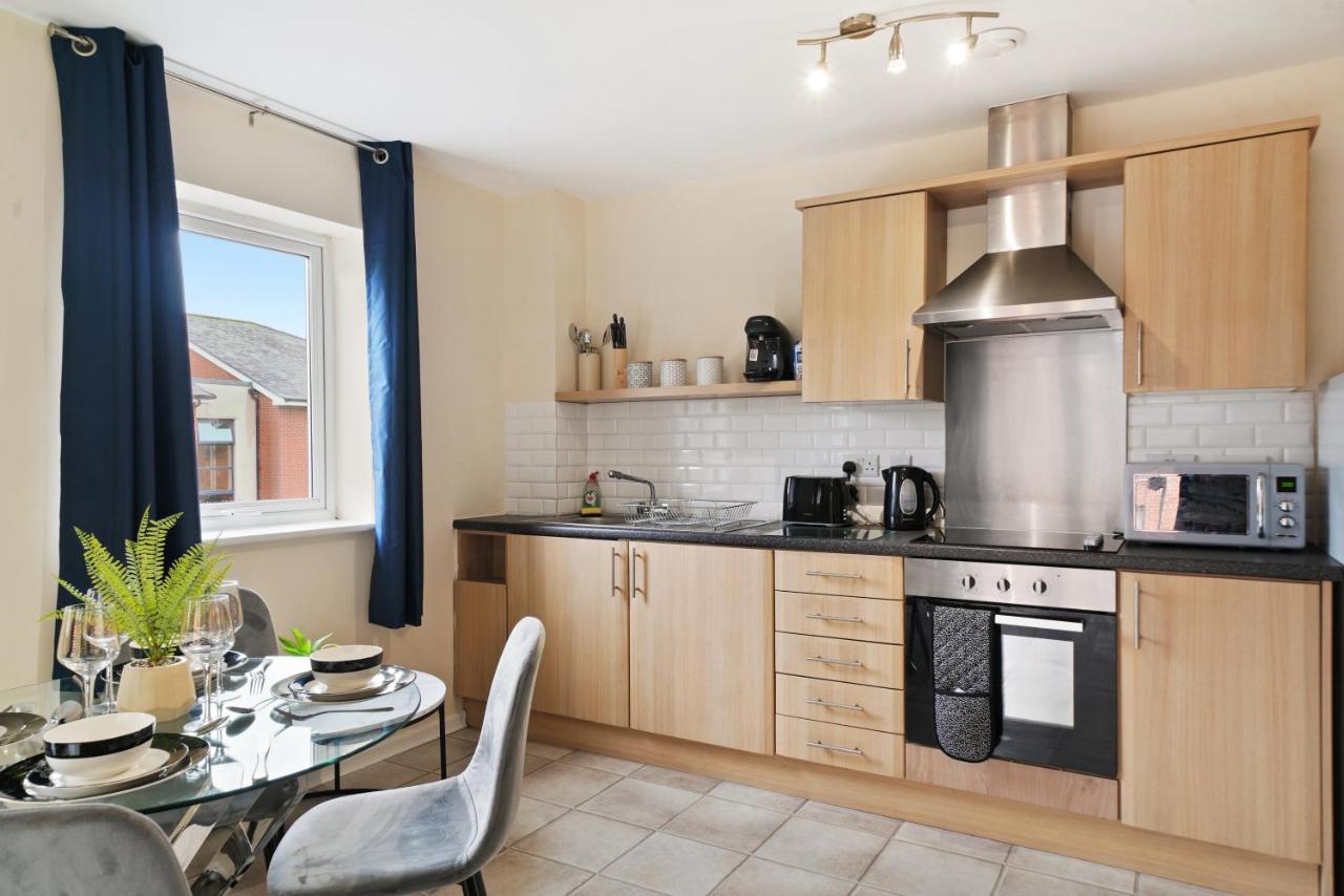 Peaceful 2Br Flat With Historic Bottle Kilns View & Free Parking Located Near City Centre Stoke-on-Trent المظهر الخارجي الصورة