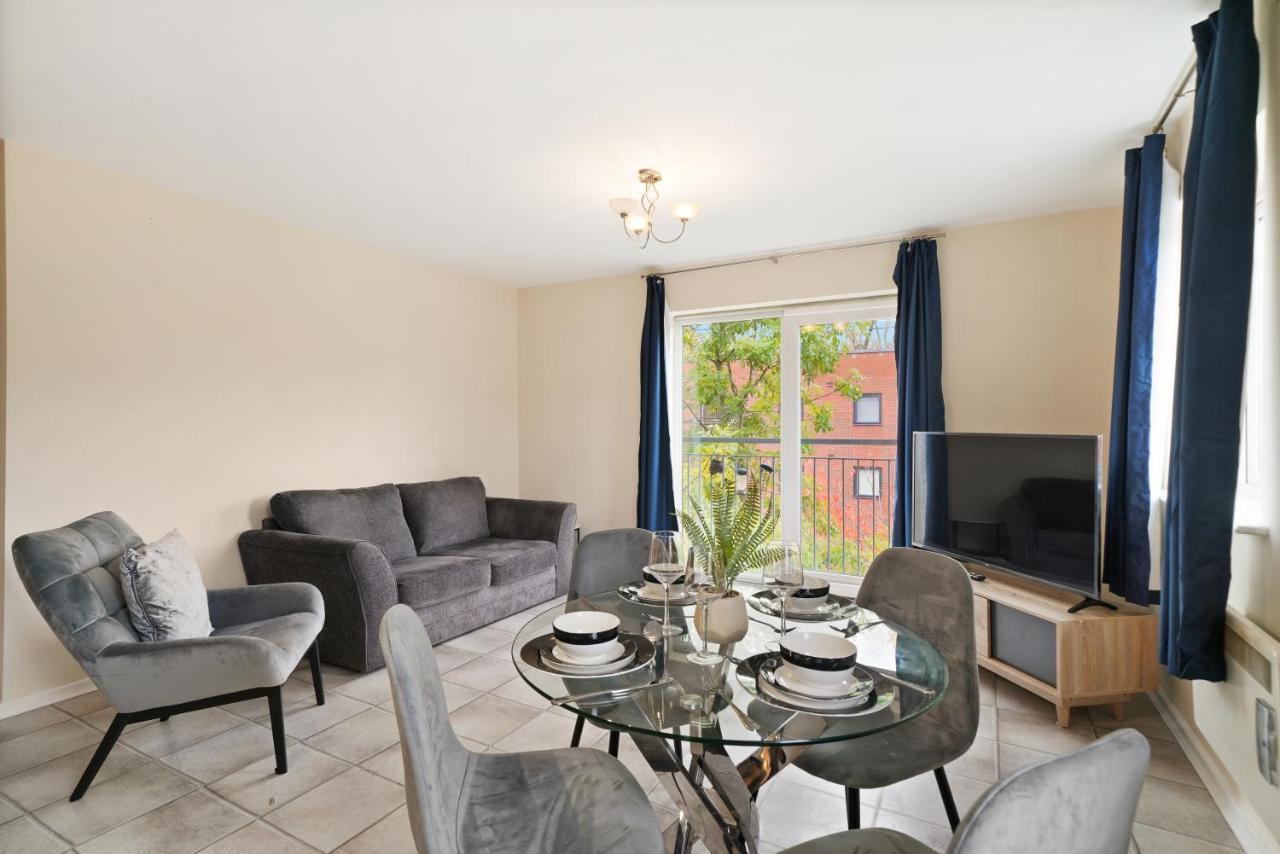 Peaceful 2Br Flat With Historic Bottle Kilns View & Free Parking Located Near City Centre Stoke-on-Trent المظهر الخارجي الصورة